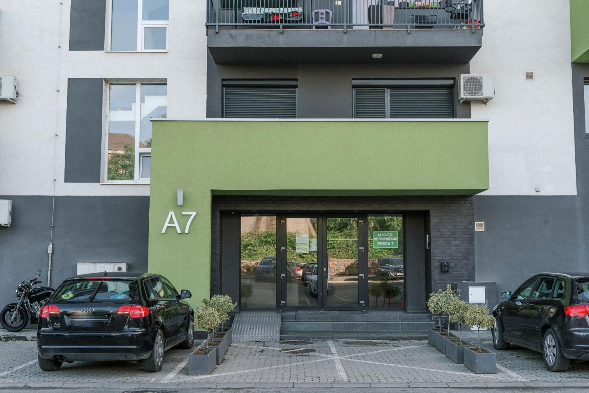 M&M Apartment Орадеа Екстериор снимка